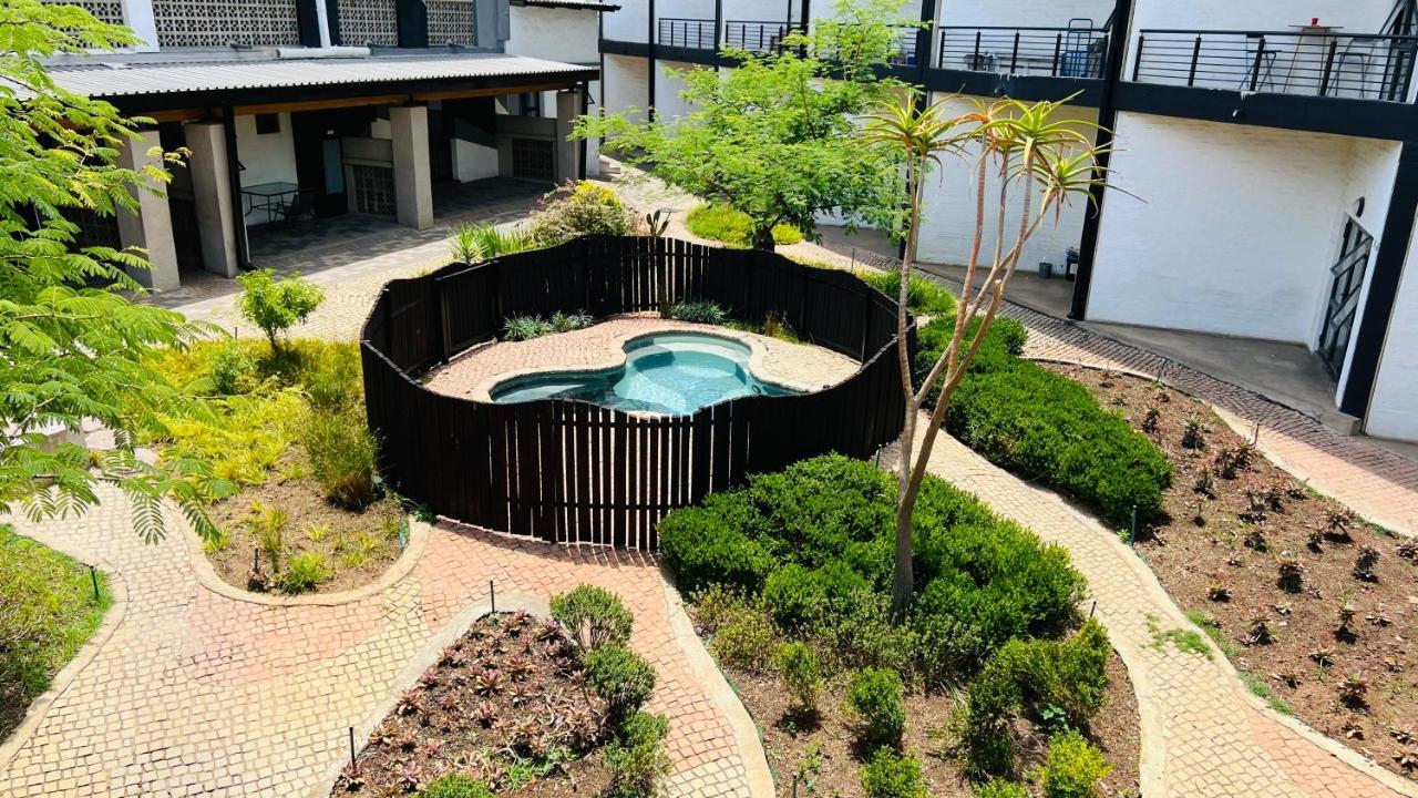 City Living Apartment 119 - Washer, 4K Tv, Fast Wifi, & Sunny Balcony โจฮันเนสเบิร์ก ภายนอก รูปภาพ