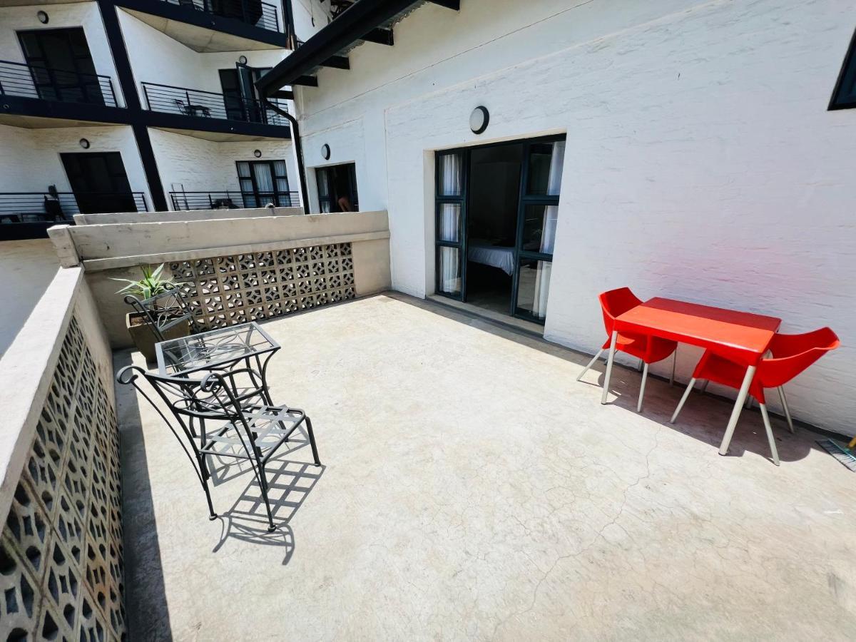 City Living Apartment 119 - Washer, 4K Tv, Fast Wifi, & Sunny Balcony โจฮันเนสเบิร์ก ภายนอก รูปภาพ