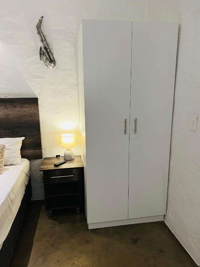 City Living Apartment 119 - Washer, 4K Tv, Fast Wifi, & Sunny Balcony โจฮันเนสเบิร์ก ภายนอก รูปภาพ