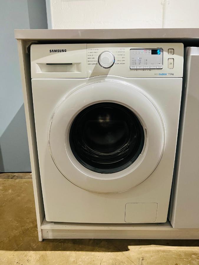 City Living Apartment 119 - Washer, 4K Tv, Fast Wifi, & Sunny Balcony โจฮันเนสเบิร์ก ภายนอก รูปภาพ