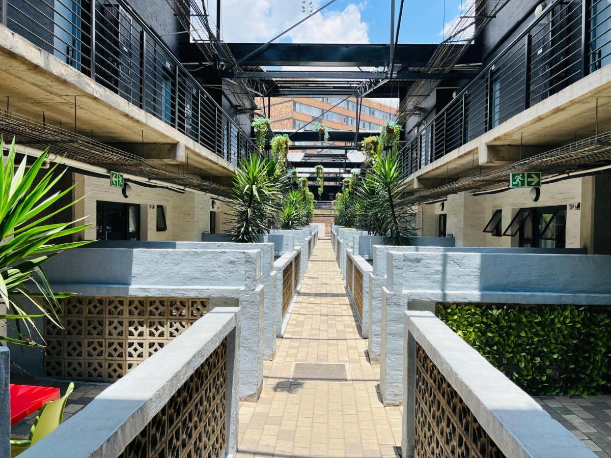 City Living Apartment 119 - Washer, 4K Tv, Fast Wifi, & Sunny Balcony โจฮันเนสเบิร์ก ภายนอก รูปภาพ